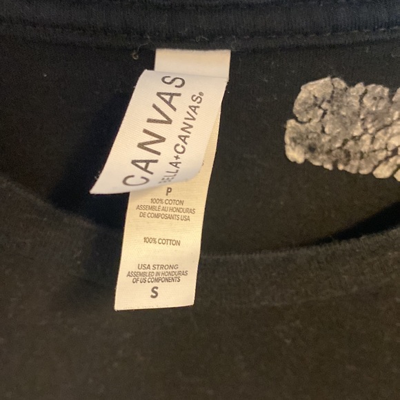 Finally 18 b!#ches! T shirt size s - Picture 3 of 4